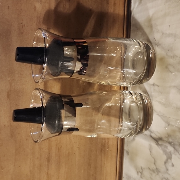 SALE! Vintage Pyrex? (unmarked) glass salt/pepper or oil and vinegar jars/shak… - Picture 1 of 3